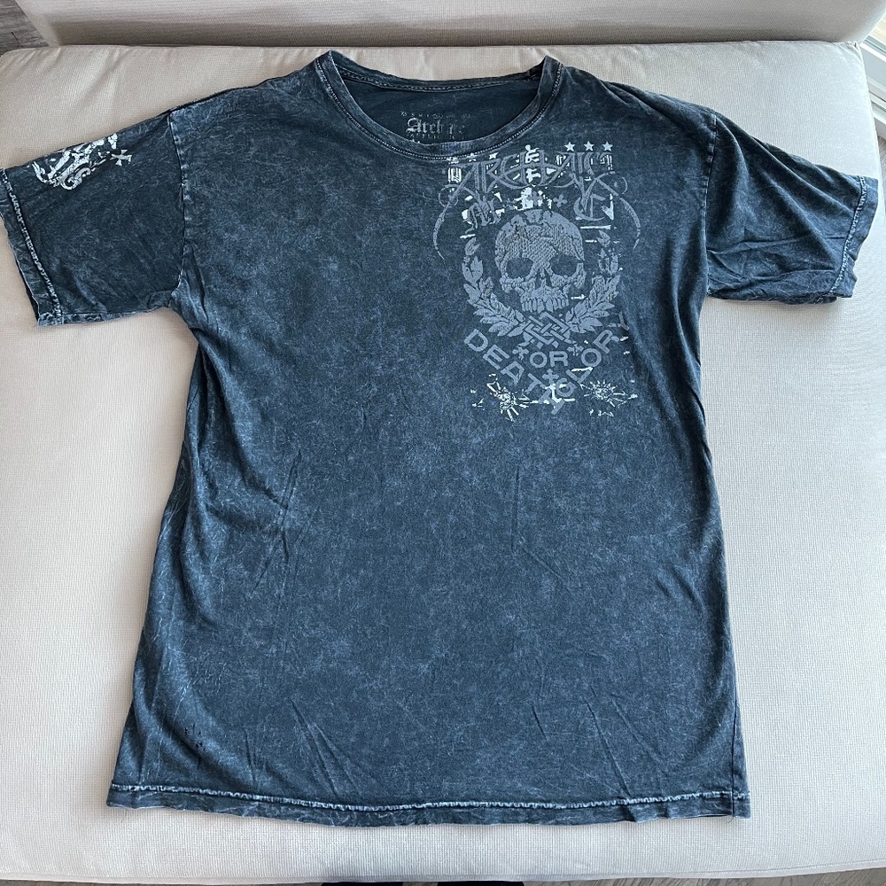 Affliction Tshirt (XL)